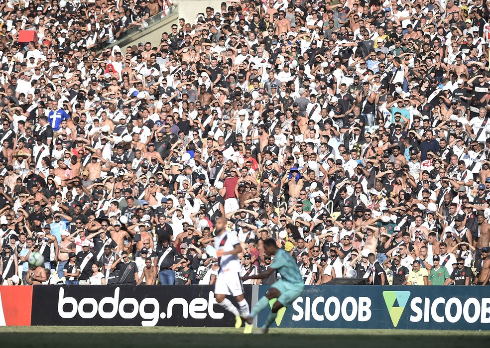 Torcida do Vasco comparece em peso ao Maracan� � Foto: Andr� Dur�o