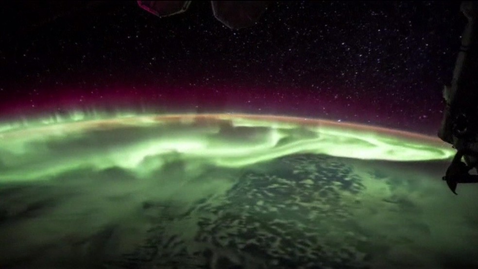 A aurora boreal vista a partir do espaço (Foto: Twitter Jack Fischer/BBC)