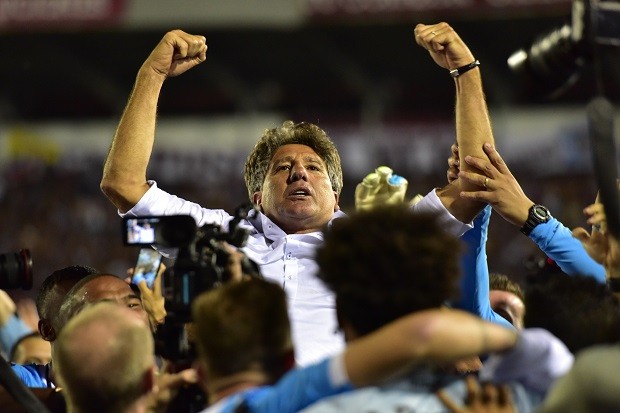 Renato Gaúcho conseguirá seu segundo Mundial pelo Grêmio? (Foto: Amilcar Orfali/Getty Images)
