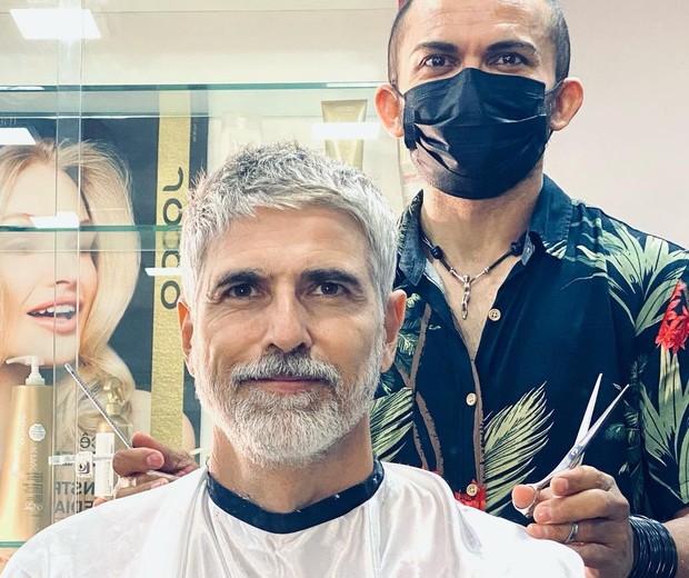 Reynaldo Gianecchini faz sucesso após assumir fios brancos (Foto: Instagram/Reprodução)