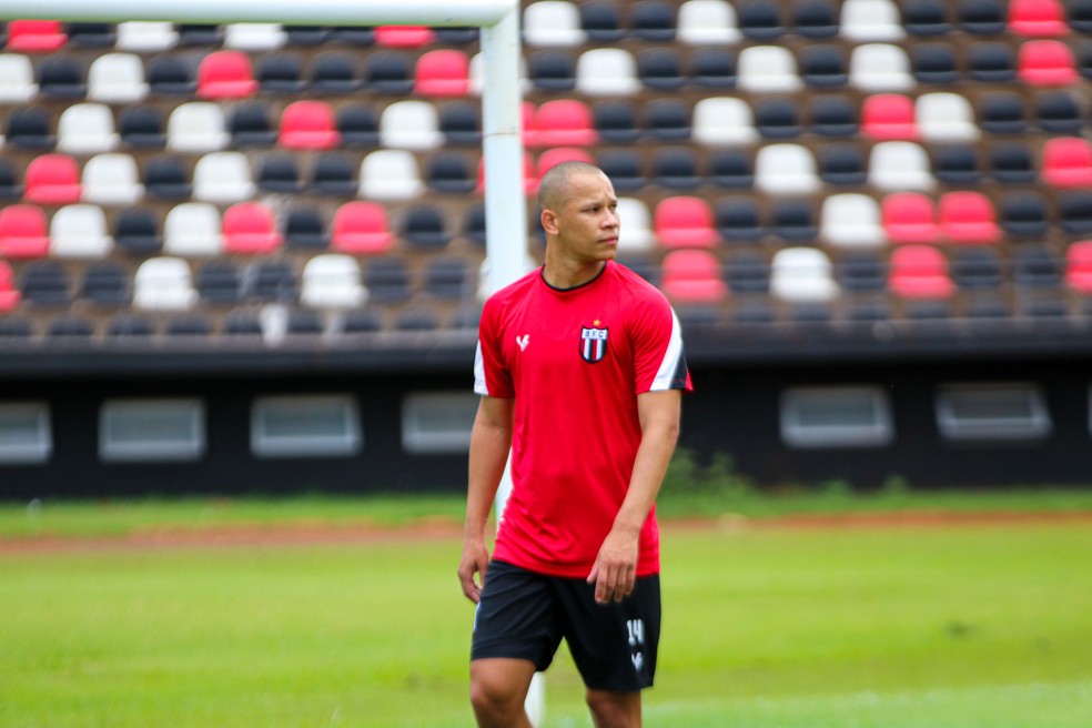 Caio Dantas negocia saída do Bota — Foto: João Victor Cristovão/Agência Botafogo