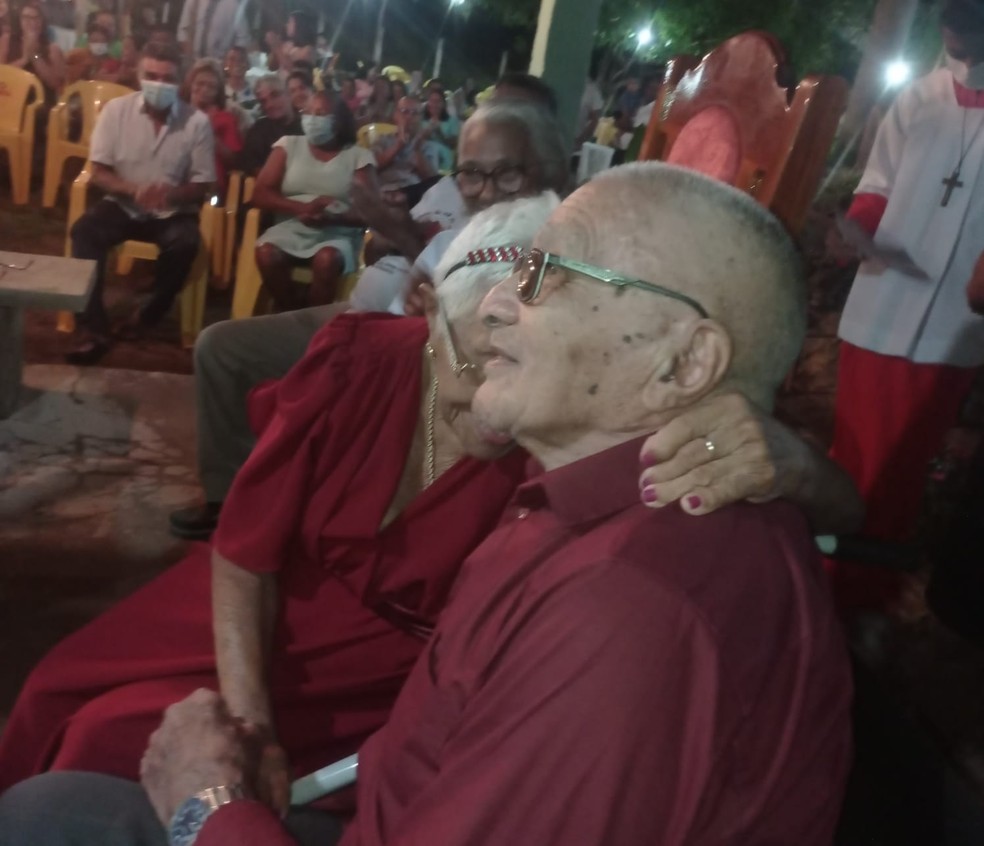 Casal durante festa em comemoração aos 70 anos de casados, no interior do Piauí. — Foto: Arquivo Pessoal