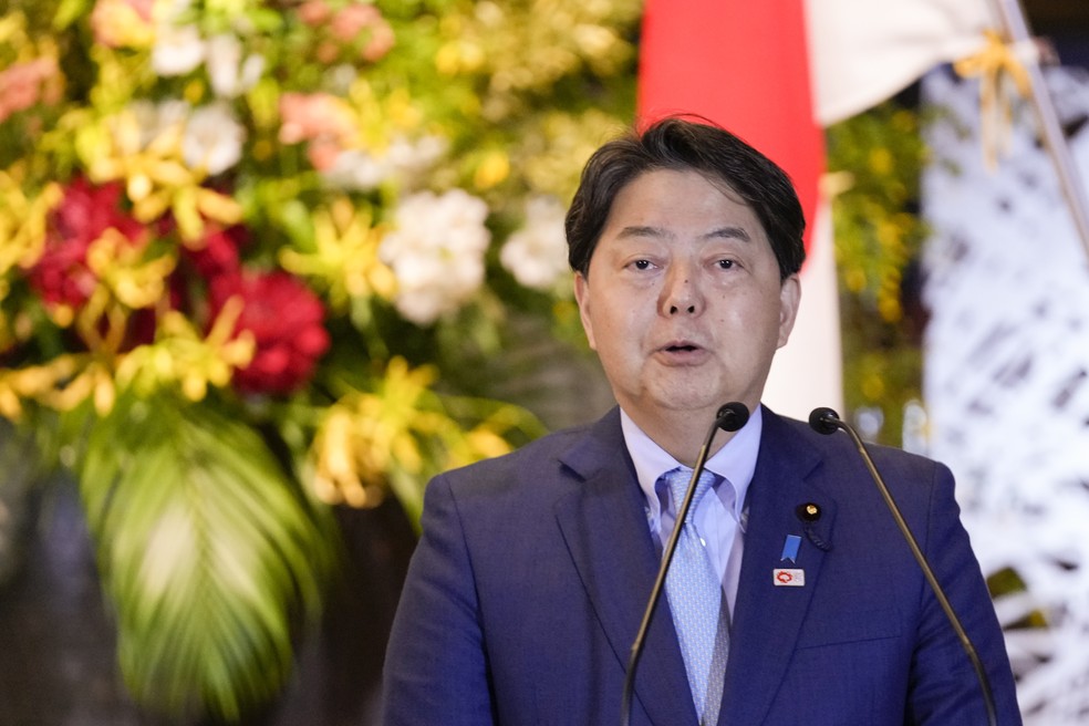 Ministro das Relações Exteriores do Japão durante evento em maio de 2022 — Foto: Hiro Komae/AP