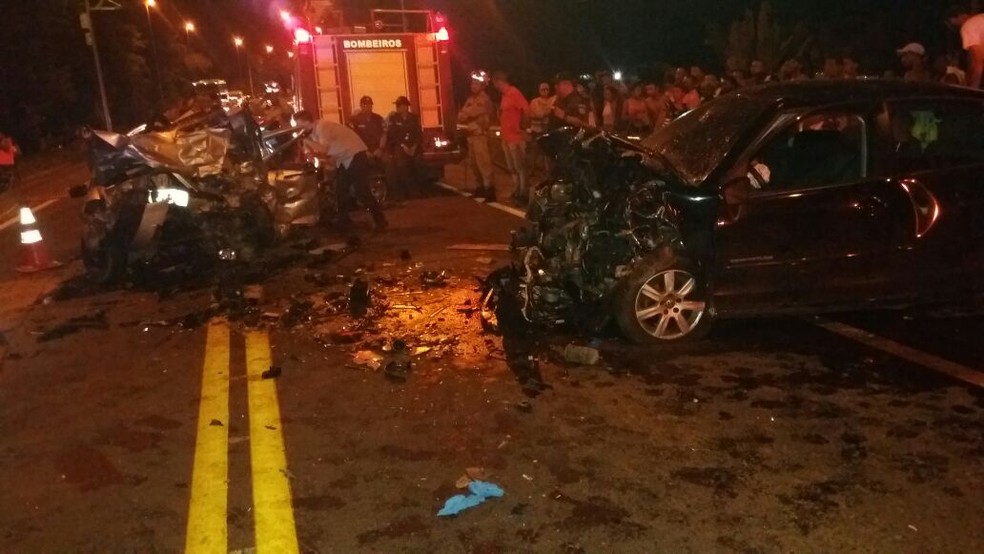 Acidente deixa mortos na BR-393, em Três Rios (Foto: Divulgação/PRF)