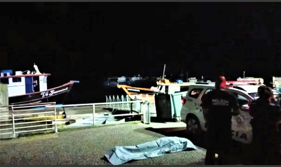 Naufrágio em Bertioga causa morte e deixa pessoas desaparecidas — Foto: Gustavo Mello Nepomuceno Dutra