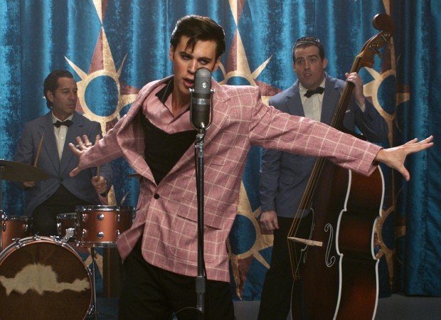 'Elvis' estrela Austin Butler e tem direção de Baz Luhrmann (Foto: Divulgação/Warner)