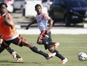 Márcio Araújo reencontra o Palmeiras com status de herói no Flamengo