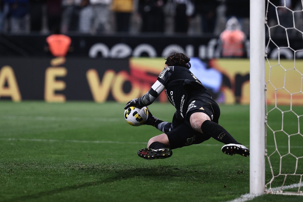 OPINIÃO: Noite gigante de Cássio garantiu ao Corinthians o primeiro jogo sem sofrer gol em 1 mês e 7 partidas