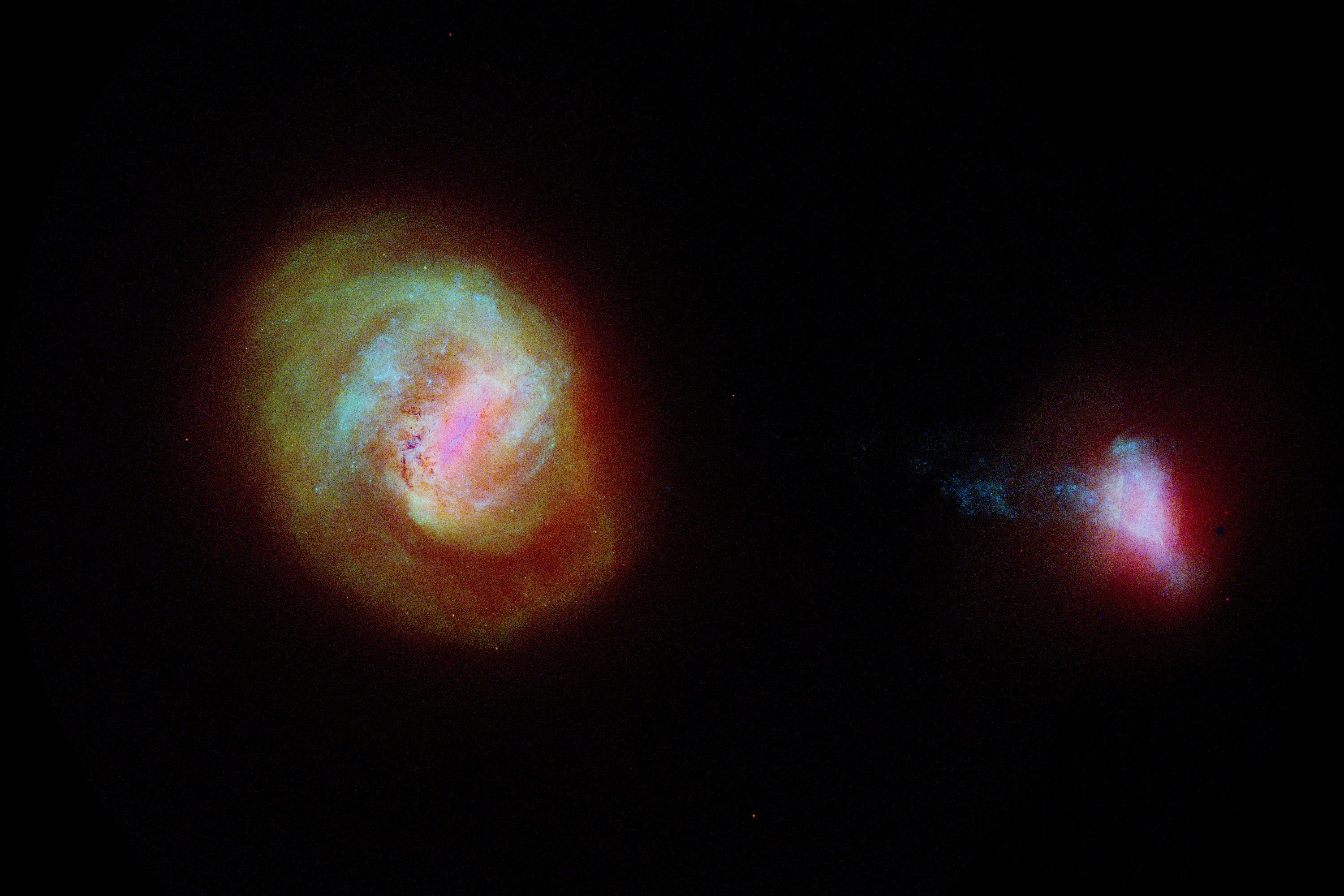 Astrônomos divulgam o mais completo catálogo de estrelas da Via Láctea. Acima: diagrama feito a partir de dados da missão Gaia das duas maiores galáxias companheiras da Via Láctea, a Grande Nuvem de Magalhães (à esquerda) e a Pequena Nuvem de Magalhães (à direita). (Foto: ESA/Gaia/DPAC)