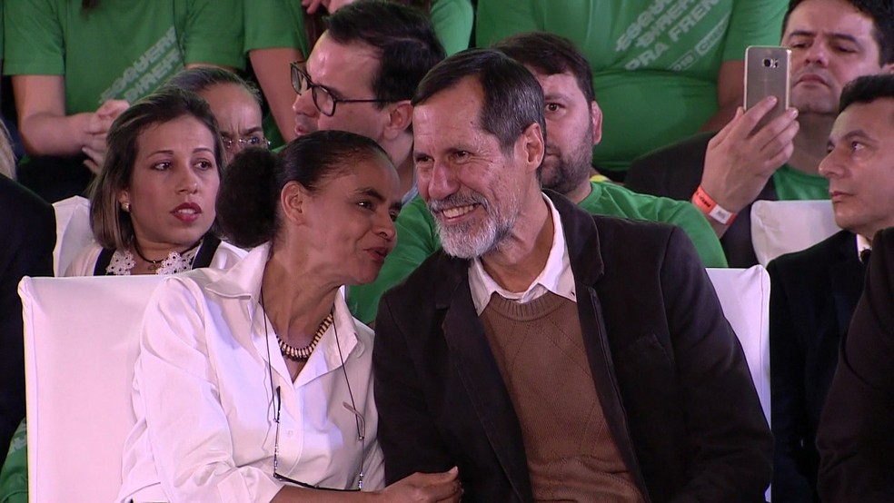 Marina Silva e Eduardo Jorge durante convenção da Rede, neste sábado (4) (Foto: Reprodução/TV Globo)