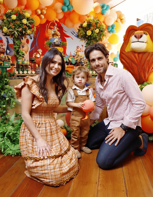 Thiago Arancam e Aline Frare comemoram 2 anos do filho, Francisco, na casa da família (Foto: Ananda Souza)
