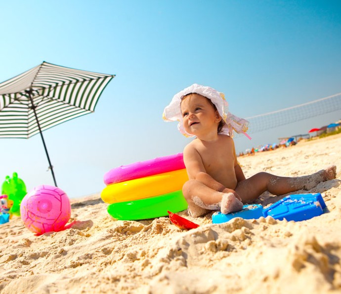 Saiba que cuidados tomar antes de levar o bebê à praia ou piscina (Foto: Divulgação)