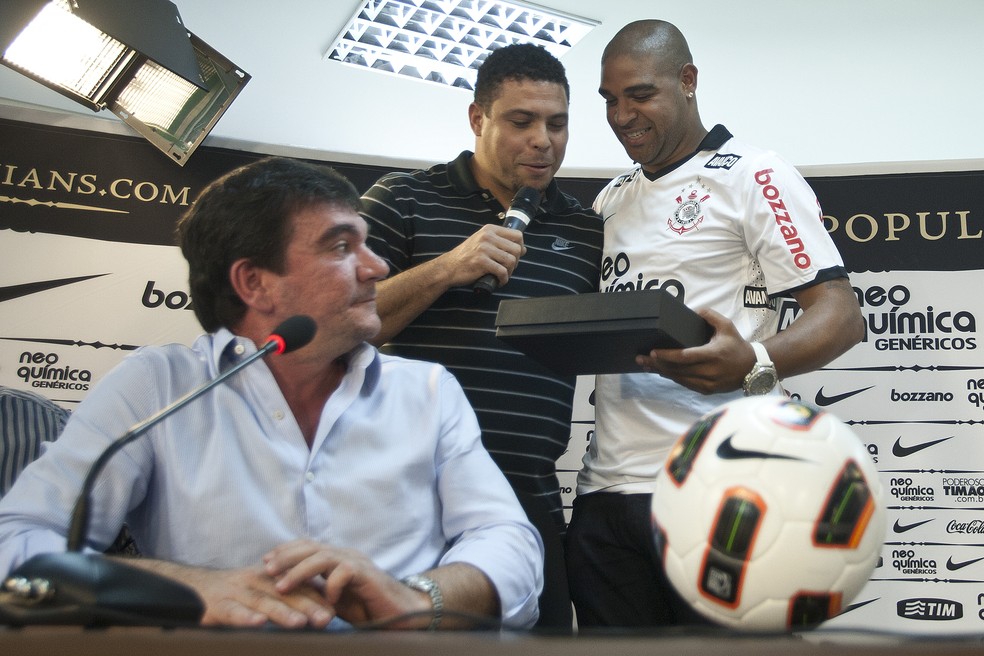 Ronaldo diz que quase levou Ronaldinho Gaúcho ao Corinthians para ser seu sucessor