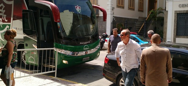 Levir Culpi chega ao hotel do Fluminense