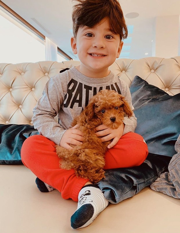 Ciro Messi e o cãozinho Abú (Foto: Reprodução/Instagram)
