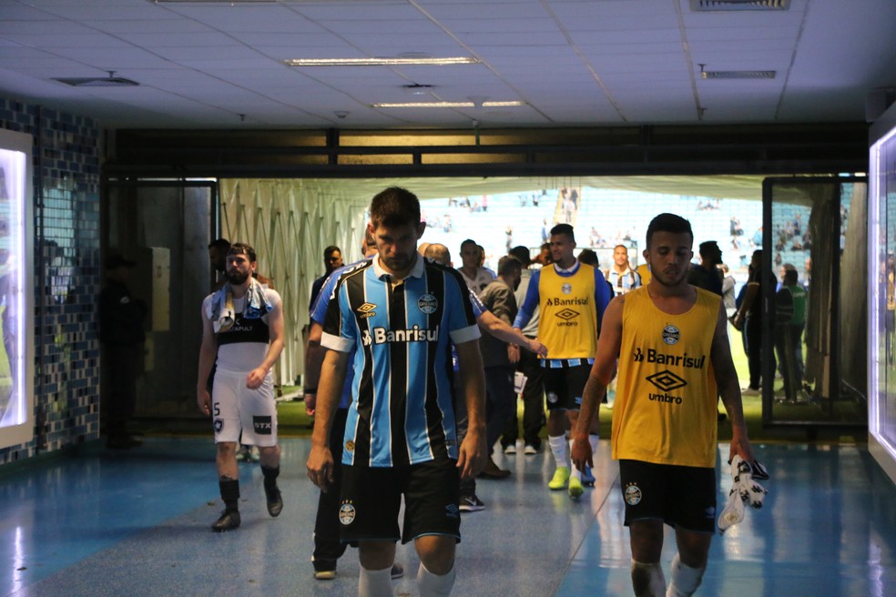 Kannemann e Matheus Henrique são desfalques do Grêmio — Foto: Eduardo Moura