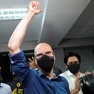 Foto: (Bruno Covas após ser reeleito prefeito de São Paulo, neste domingo (29). / REUTERS/Amanda Perobelli)