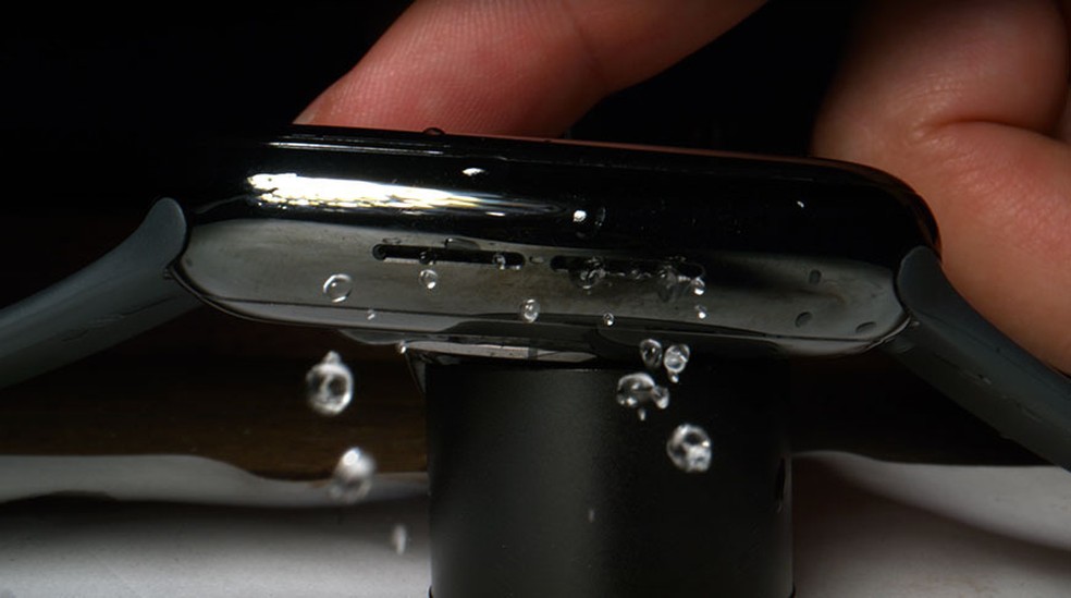 iPhone deve ganhar recurso similar ao Apple Watch que expele água pelo alto-falante — Foto: Reprodução/AppleInsider