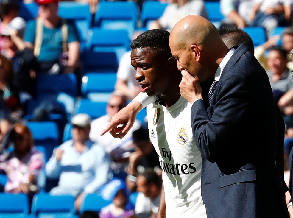 Vinicius Junior e Zidane em ação pelo Real Madrid — Foto: Reuters