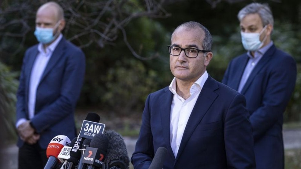 Merlino: 'Se não fizermos isso (lockdown), essa coisa vai escapar. Essa variante de preocupação se tornará incontrolável e as pessoas vão morrer.' — Foto: EPA