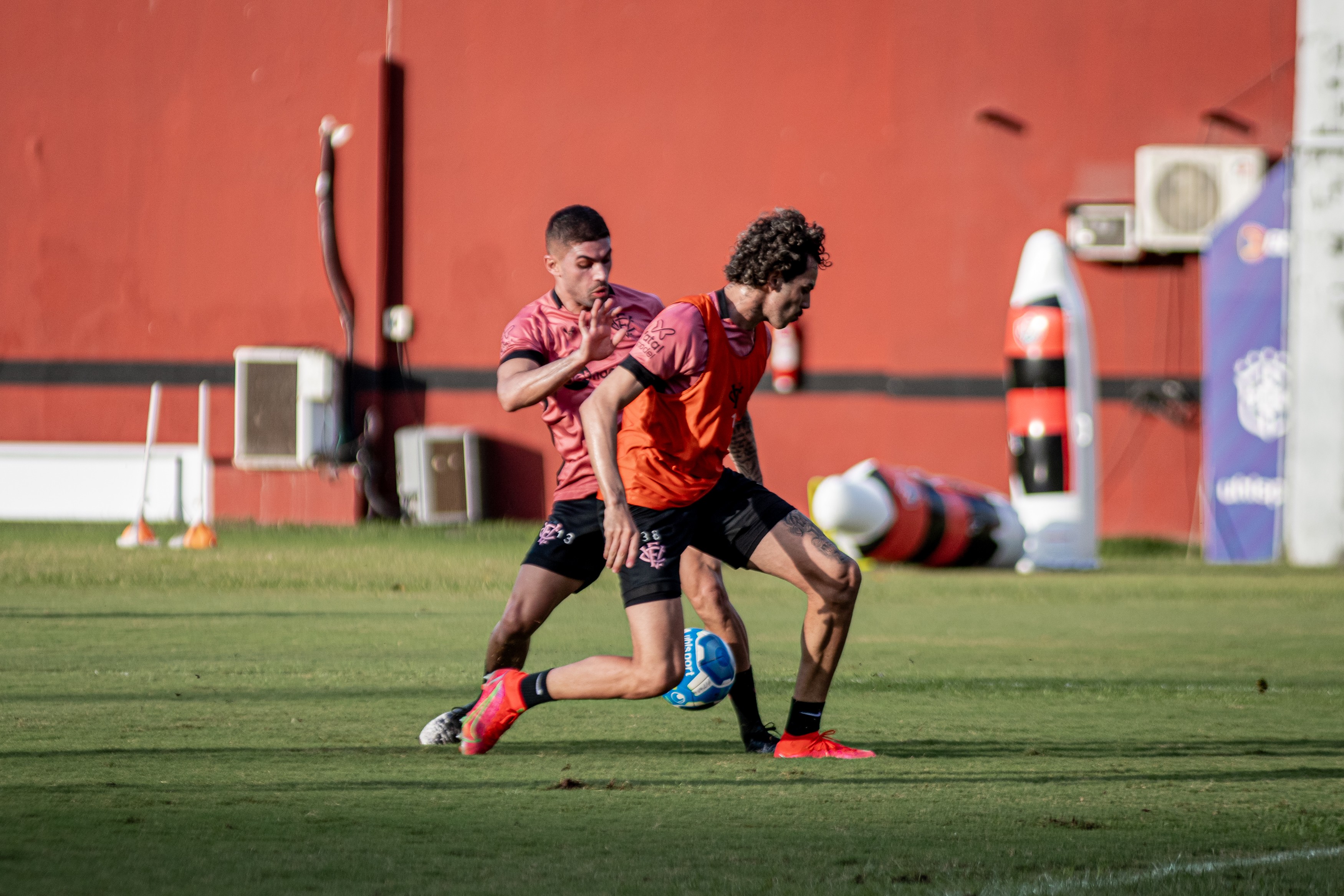 Vitória recebe o Avaí para voltar à liderança e dar resposta imediata após goleada