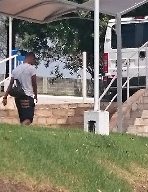 De contrato renovado, goleiro Fábio é poupado de treino desta quinta-feira