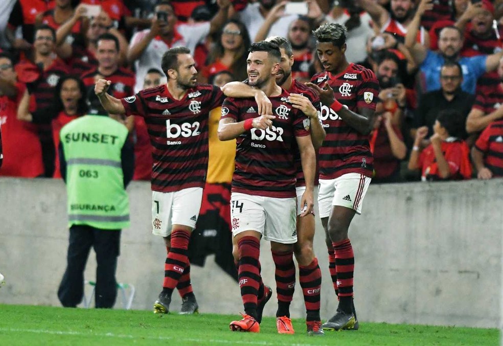 Arrascaeta e Everton Ribeiro comandaram a festa — Foto: Alexandre Durão/ GloboEsporte.com