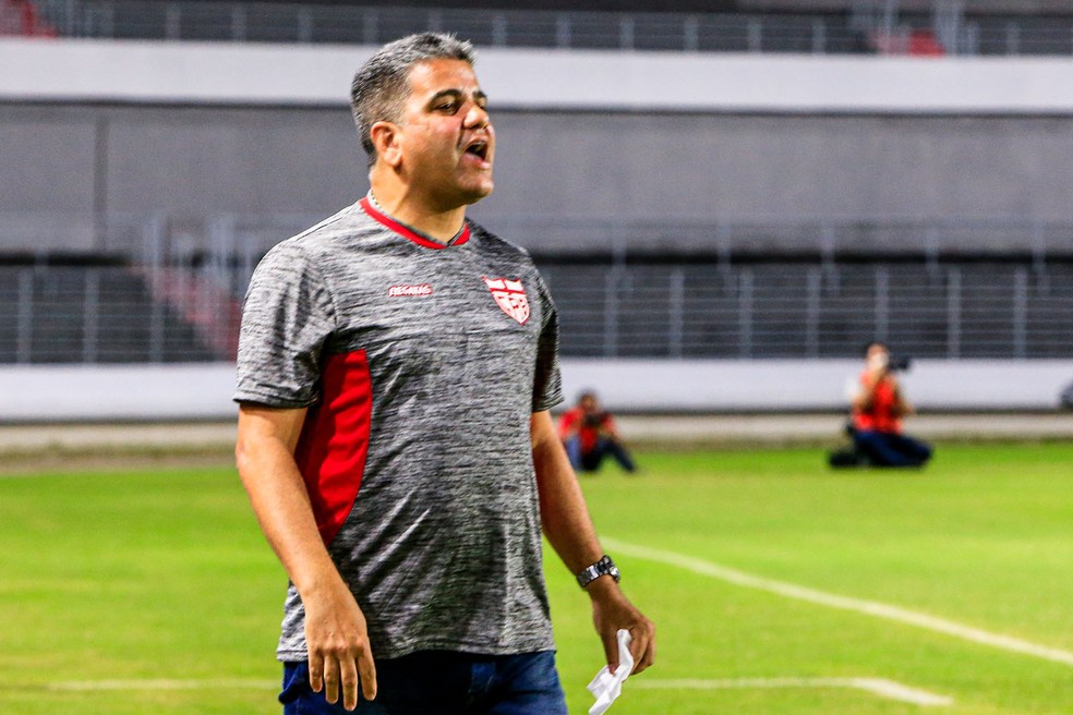 Marcelo Cabo chegou ao terceiro título alagoano consecutivo — Foto: Ailton Cruz/Gazeta de Alagoas