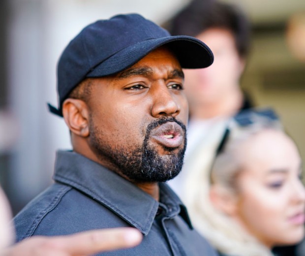 Kanye West chora durante discurso antiaborto em primeiro comício de campanha (Foto: Getty Images)