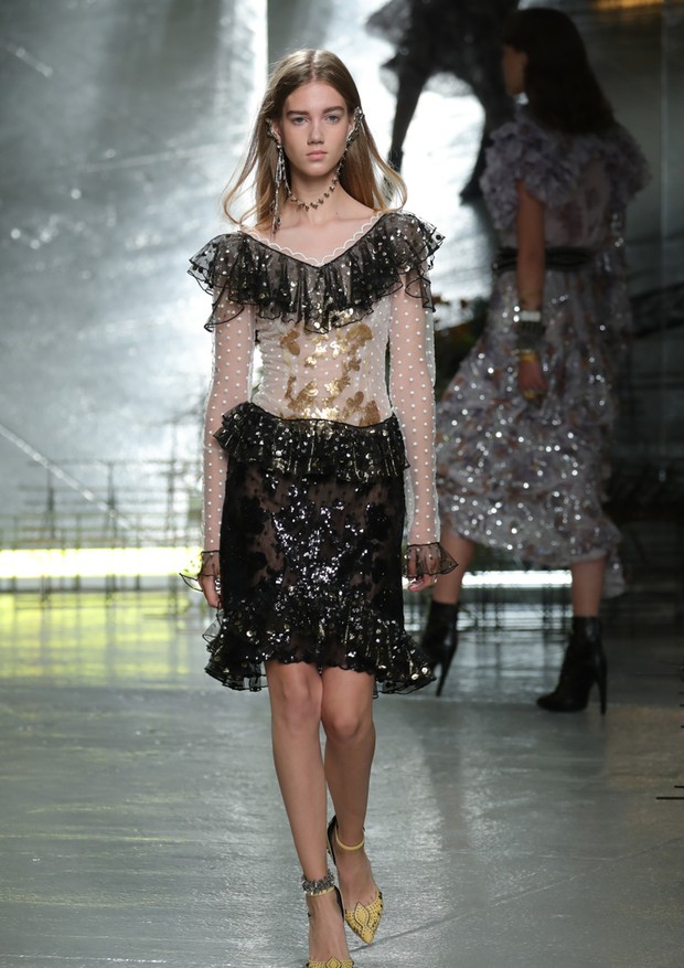 SuzyNYFW: Rodarte - Bees Without Menace? - Vogue | en