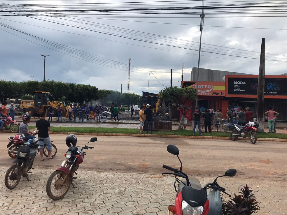 Os moradores conseguiram apagar o fogo na manhã desta sexta-feira (18) — Foto: Arquivo pessoal