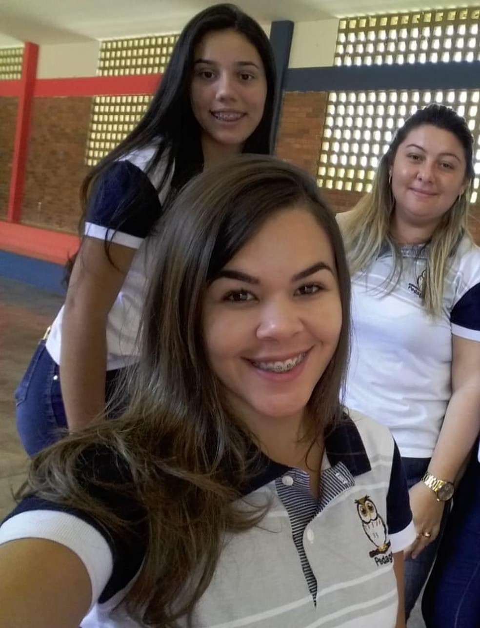 Bruna Oliveira e colegas chegaram até a mandar confeccionar fardamento do curso de pedagogia — Foto: Arquivo Pessoal/Bruna Oliveira 