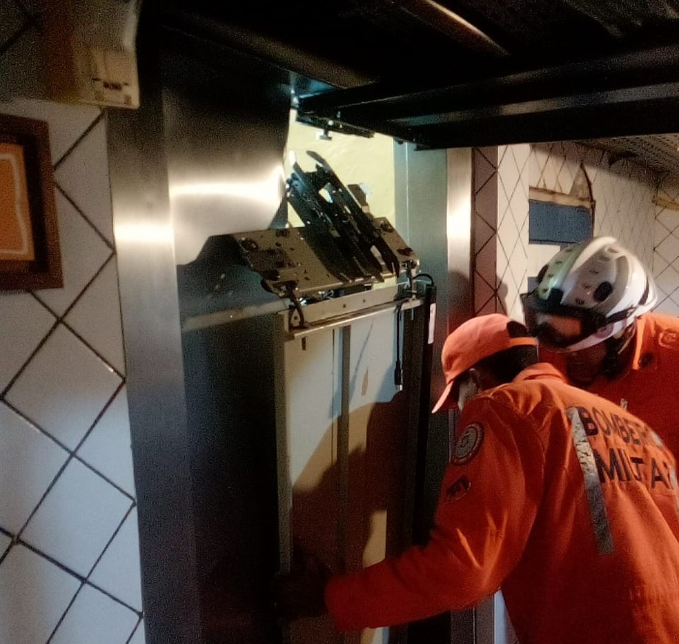 Elevador despenca com casal e crianças em hotel de destino turístico da Bahia — Foto: Reprodução/Redes Sociais