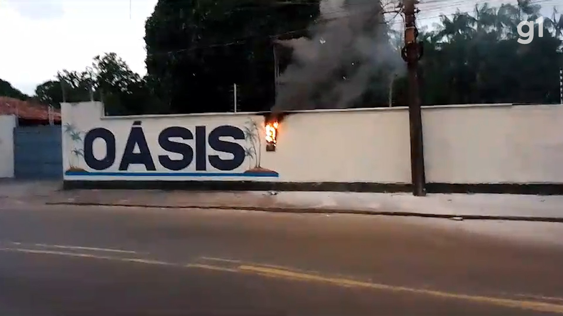 VÍDEO: princípio de incêndio em caixa de registro deixa moradores sem energia em São Luís