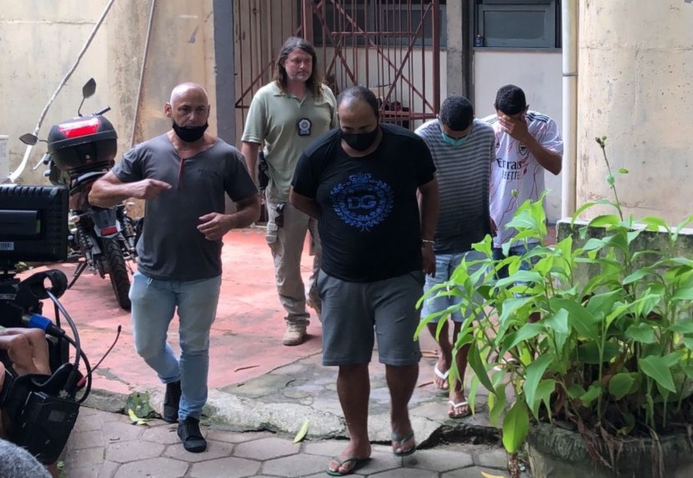 Três homens detidos pela morte do congolês Moïse Kabagambe são levados para presídio de Benfica  — Foto: Henrique Coelho / g1