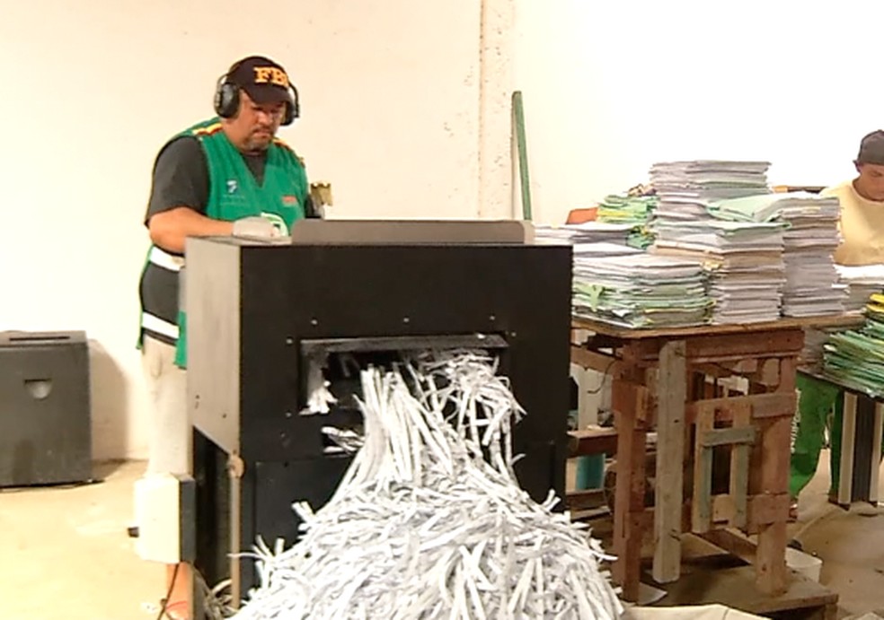 Parceria entre TJRN e cooperativa de produtos reciclÃ¡veis gera renda e benefÃ­cios ao meio ambiente (Foto: Inter TV Cabugi/ReproduÃ§Ã£o)