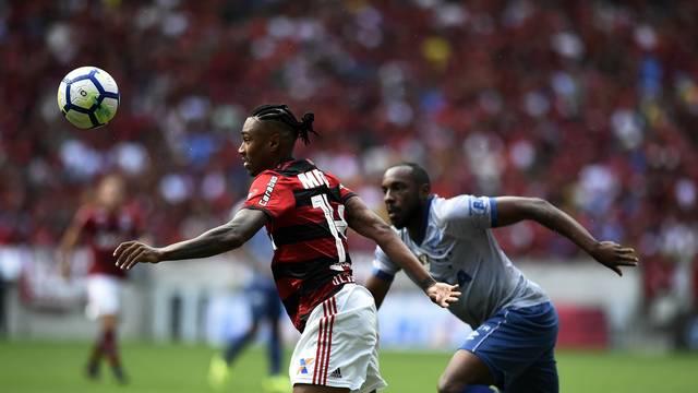 Flamengo vence reservas do Cruzeiro