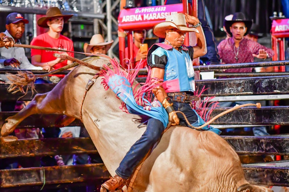 Márcio Barboza, conhecido como Jipão, morreu durante uma prova no Rodeio Show, em Indiana (SP) — Foto: Indiana Rodeo Show