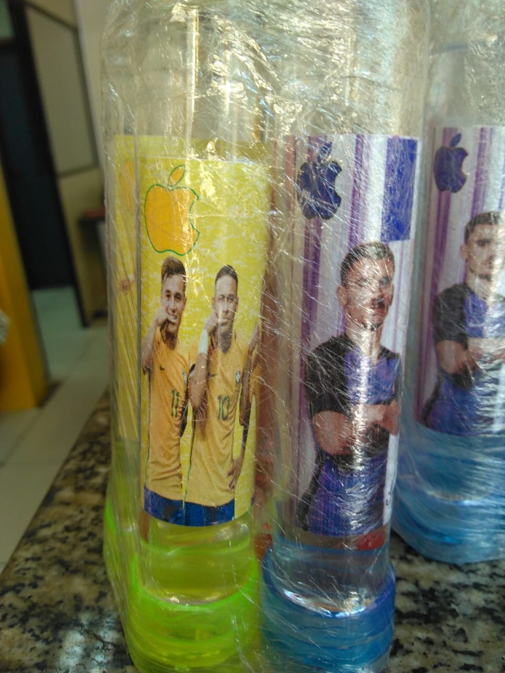 Dupla E Presa Com Frascos De Lanca Perfume Dentro De Onibus Na Dutra Em Pirai Rj Sul Do Rio E Costa Verde G1