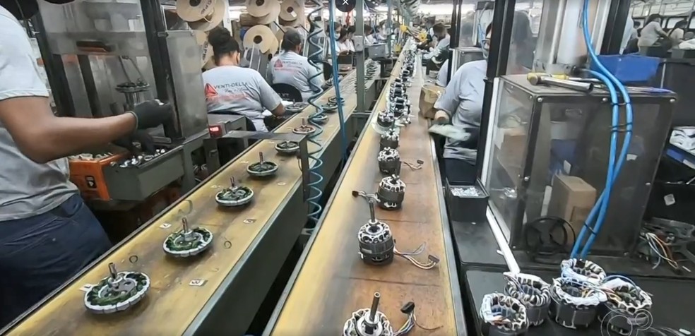 Produção de ventiladores em fábrica de Catanduva — Foto: Reprodução/TV TEM