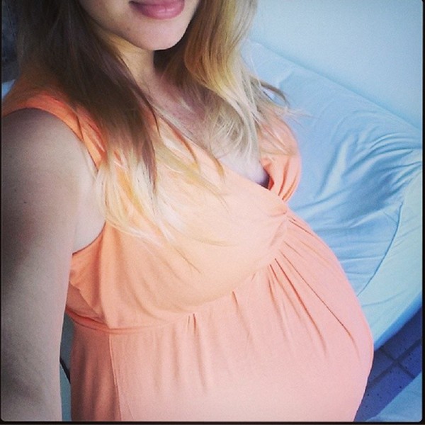 Carolinie Figueiredo, de 36 semanas de gravidez (Foto: Reprodução/Instagram)