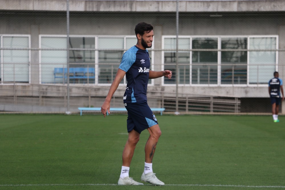Juninho Capixaba curte fase artilheira com primeiros gols e se espelha em Cortez no Grêmio