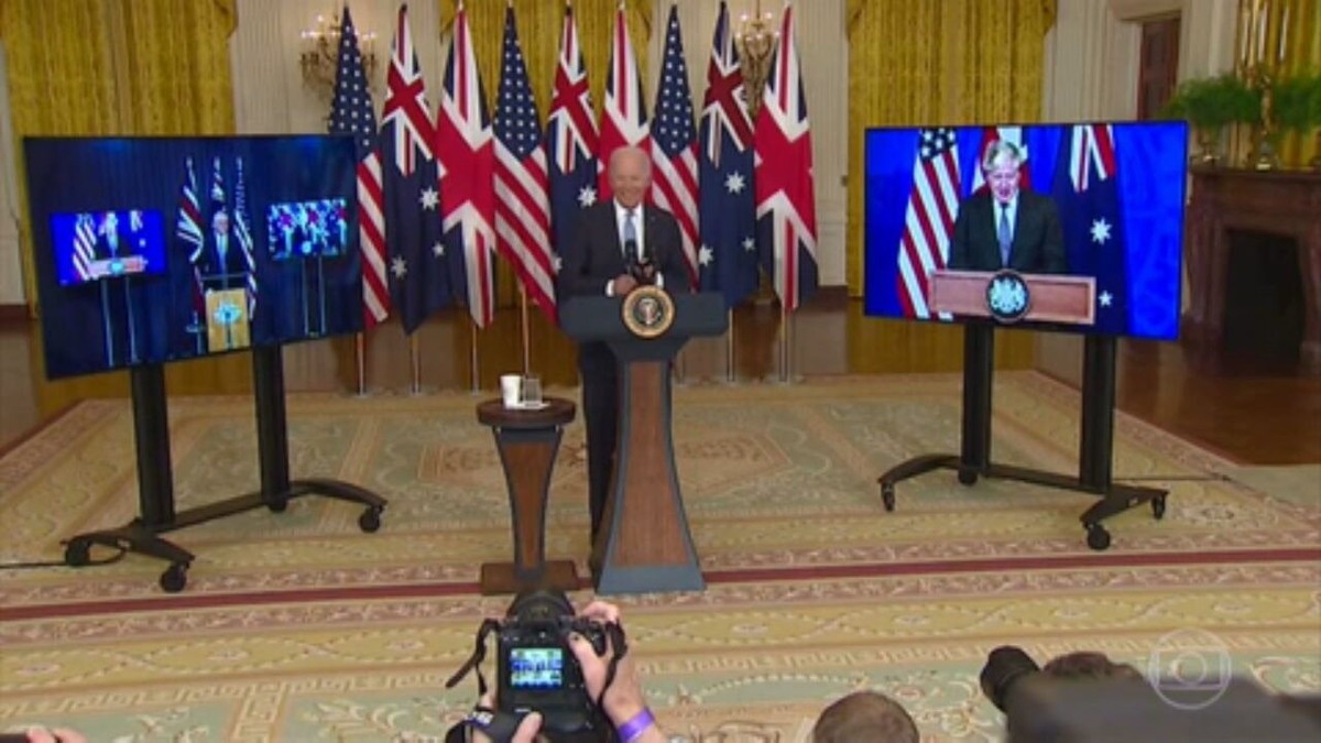 'Facada nas costas', 'raiva' e 'amargura':  entenda por que a França reagiu com termos duros a um acordo entre EUA e Austrália