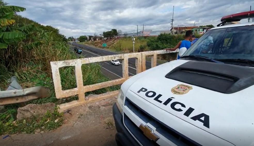 Corpo de homem recém-saído da cadeia foi achado ao lado de SP-294, na zona oeste de Marília — Foto: Leonardo Moreno/Arquivo pessoal