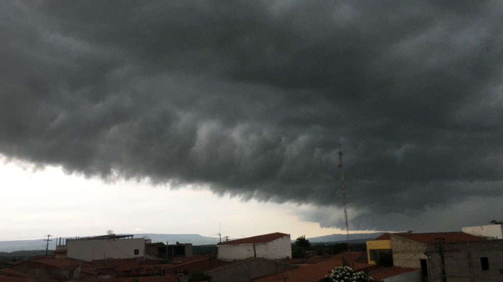 Tempo nublado na Vila São Sebastião na cidade de Brejo Santo, na Região do Cariri. — Foto: Francisco Sávio