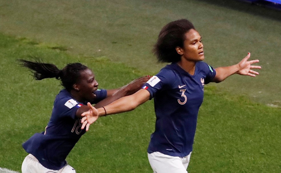 Wendie Renard festeja gol pela FranÃ§a â?? Foto: REUTERS/Christian Hartmann