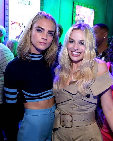 Cara Delevingne e Margot Robbie roubam à cena no Comic-Con 2016 (Foto: Getty Images)