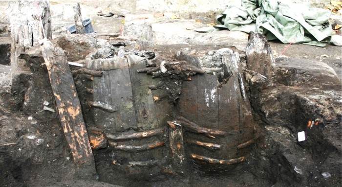 Latrinas da década de 1650 encontradas durante a escavação do metrô de Copenhague (Foto: University of Copenhagen)