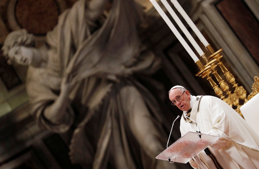 Papa Francisco conduziu a tradicional missa da Solenidade da Epifania do Senhor â Foto: Reuters