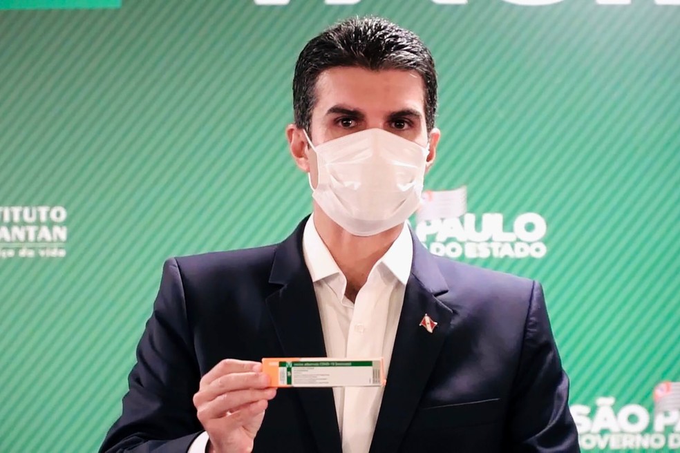 Governador do Pará,Helder Barbalho, anuncia a compra de 1 milhão de doses da Coronavac nesta quarta-feira (22), em São Paulo. — Foto: Agência Pará